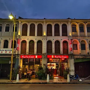  Hostal Red Court